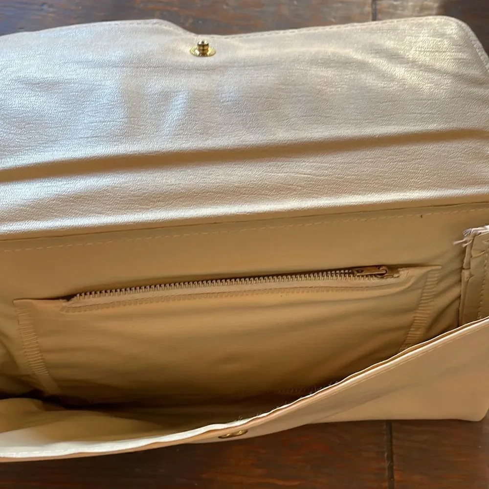 Vintage Cream Purse EUC